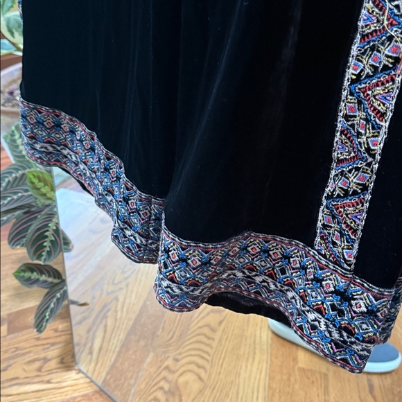 Johnny Was Black Wide Leg Pants with Embroidered Trim - Picture 2 of 5